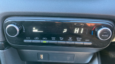 Toyota Yaris 1.5 Hybrid Icon 5dr CVT Hybrid Hatchback